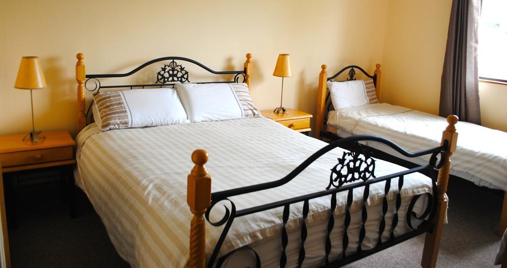 Milltown House Bed & Breakfast Donegal Town Room photo